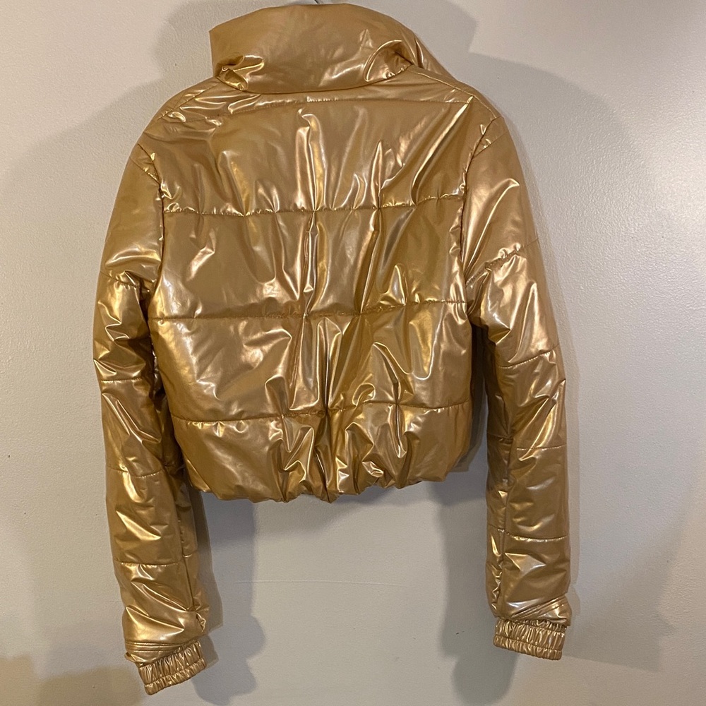 Metallic Gold Cropped Puffer Jacket - Women - Picture 3 of 7